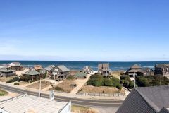 Beach houses across from Jockey's Ridge